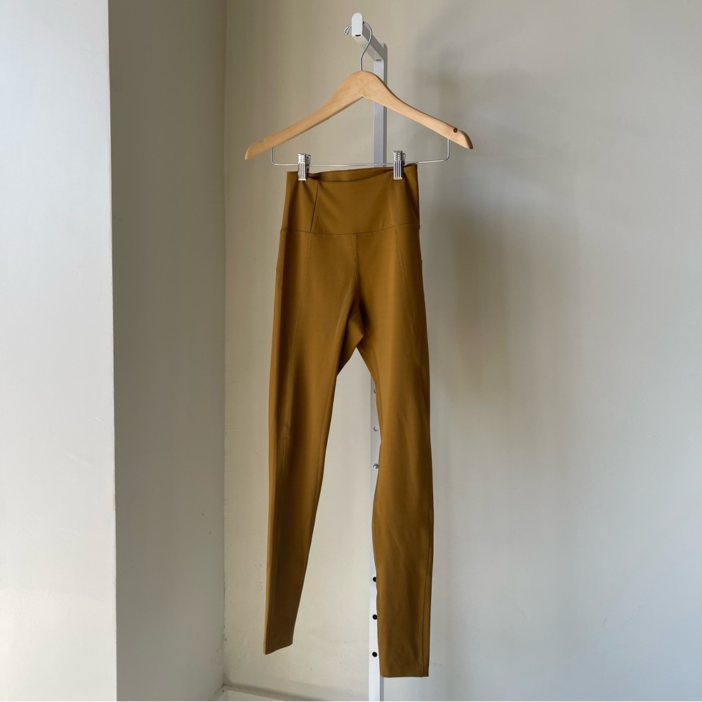 NWT High Rise Compressive Leggings in Saddle (Full Length)